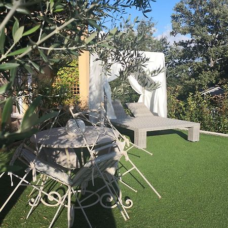 La Chabertine Bed & Breakfast Gareoult Luaran gambar