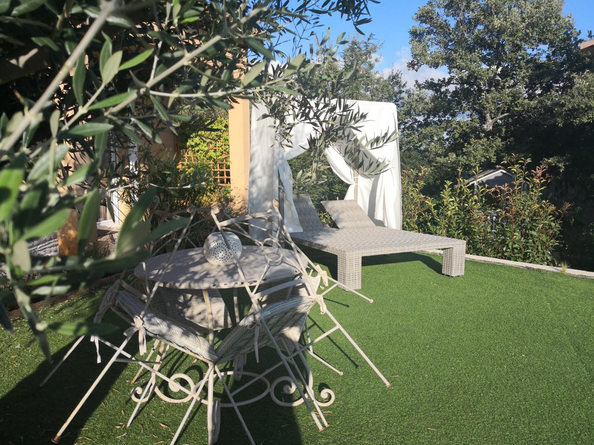 La Chabertine Bed & Breakfast Gareoult Luaran gambar