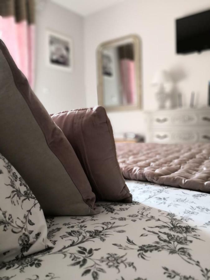 La Chabertine Bed & Breakfast Gareoult Luaran gambar